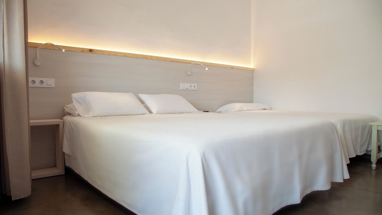 Photo of Bedroom in Roses Town Center