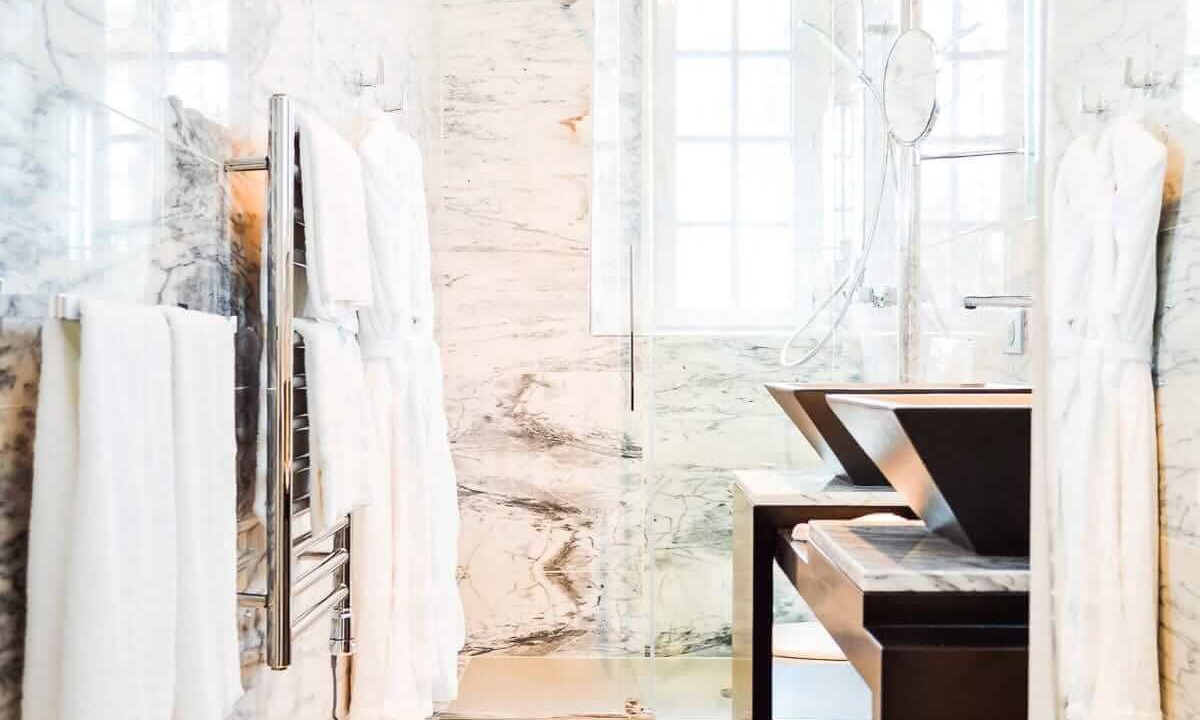 Photo of Bathroom in Bray-et-Lu