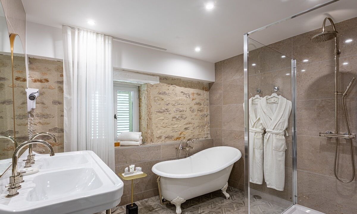 Photo of Bathroom in Morey-Saint-Denis