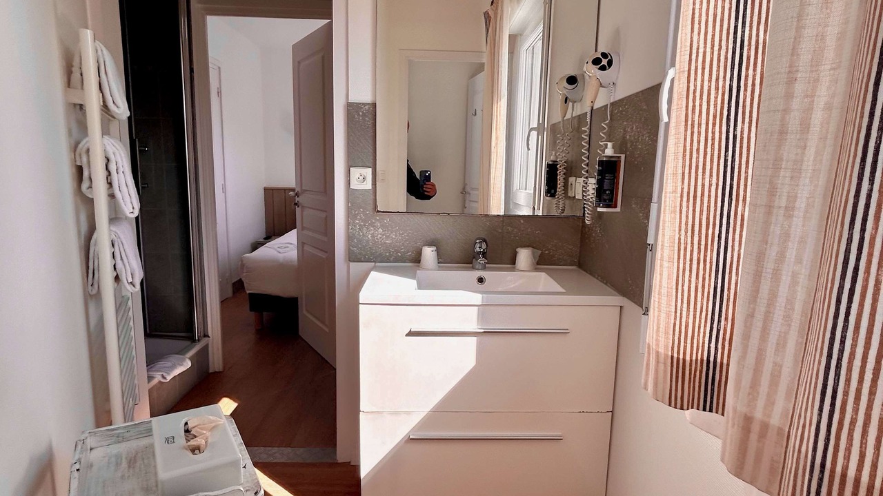 Photo of Bathroom in Lannion