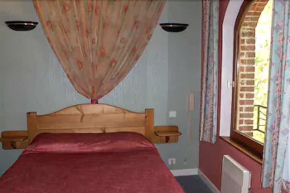 Photo of Bedroom in Saint-Omer-en-Chaussee
