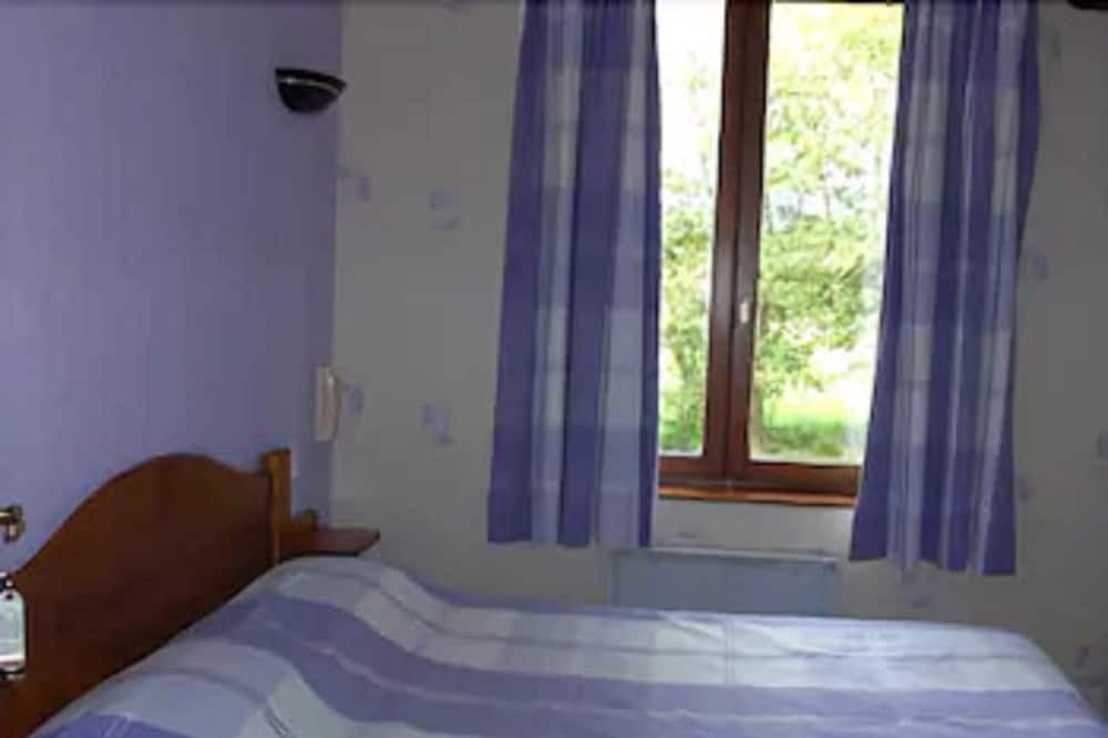 Photo of Bedroom in Saint-Omer-en-Chaussee