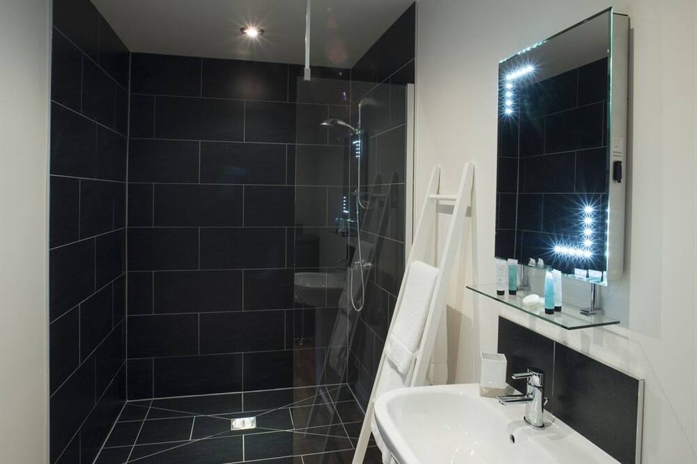 Photo of Bathroom in Lauder