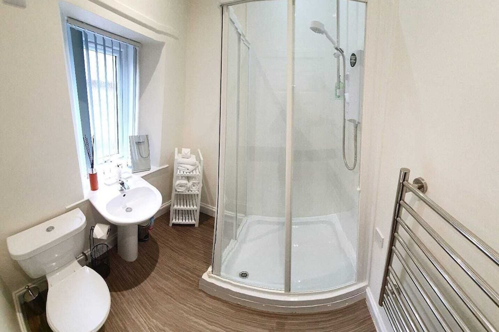 Photo of Bathroom in Lauder