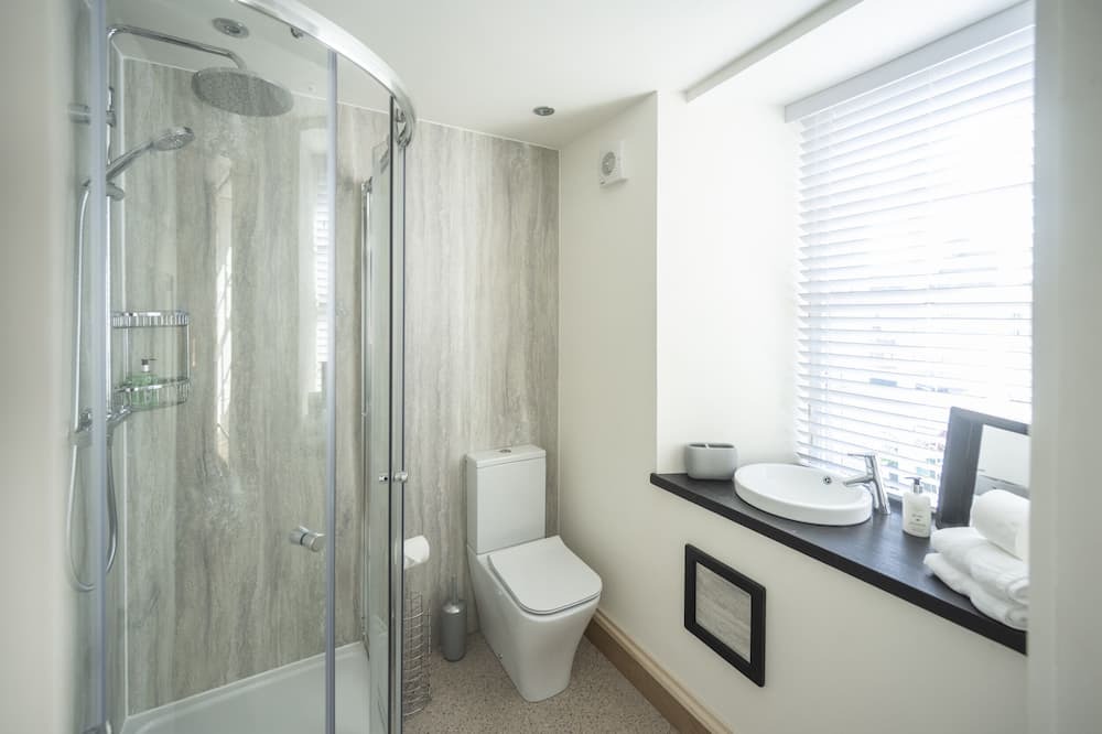 Photo of Bathroom in Lauder