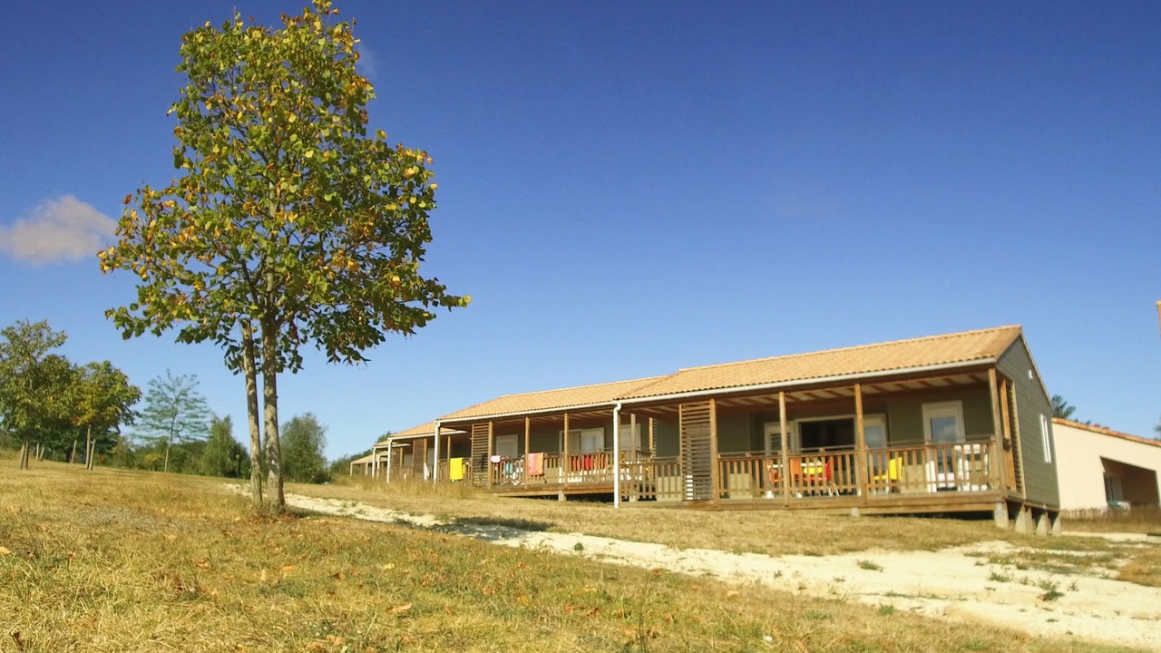 Photo of Patio Balcony in La Bussiere