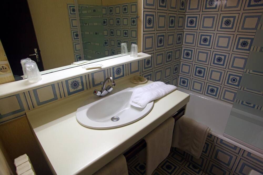 Photo of Bathroom in Saint-Jean-du-Gard