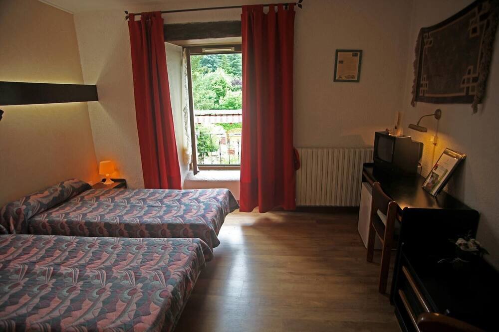Photo of Bedroom in Saint-Jean-du-Gard