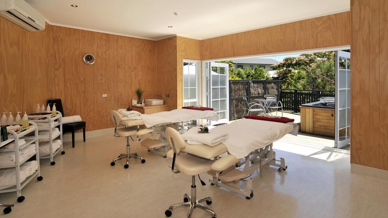 Photo of Others in Holdens Bay