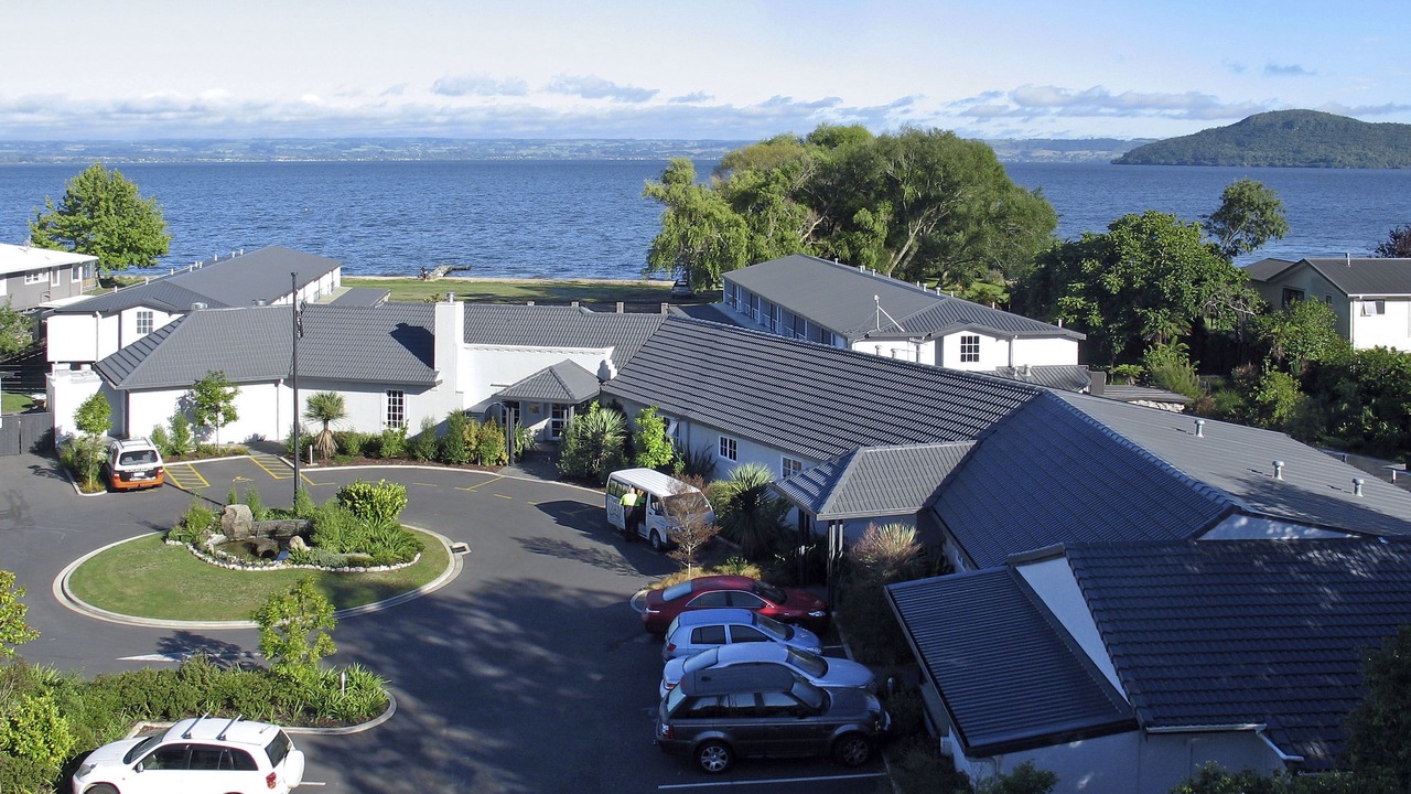 Photo of Others in Holdens Bay