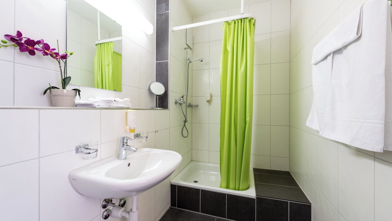Photo of Bathroom in Daellikon