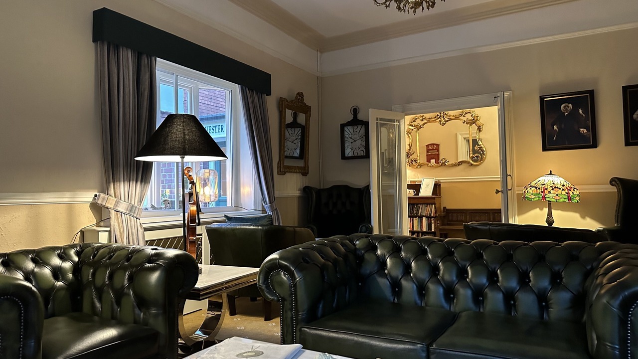 Photo of Others in Hoole