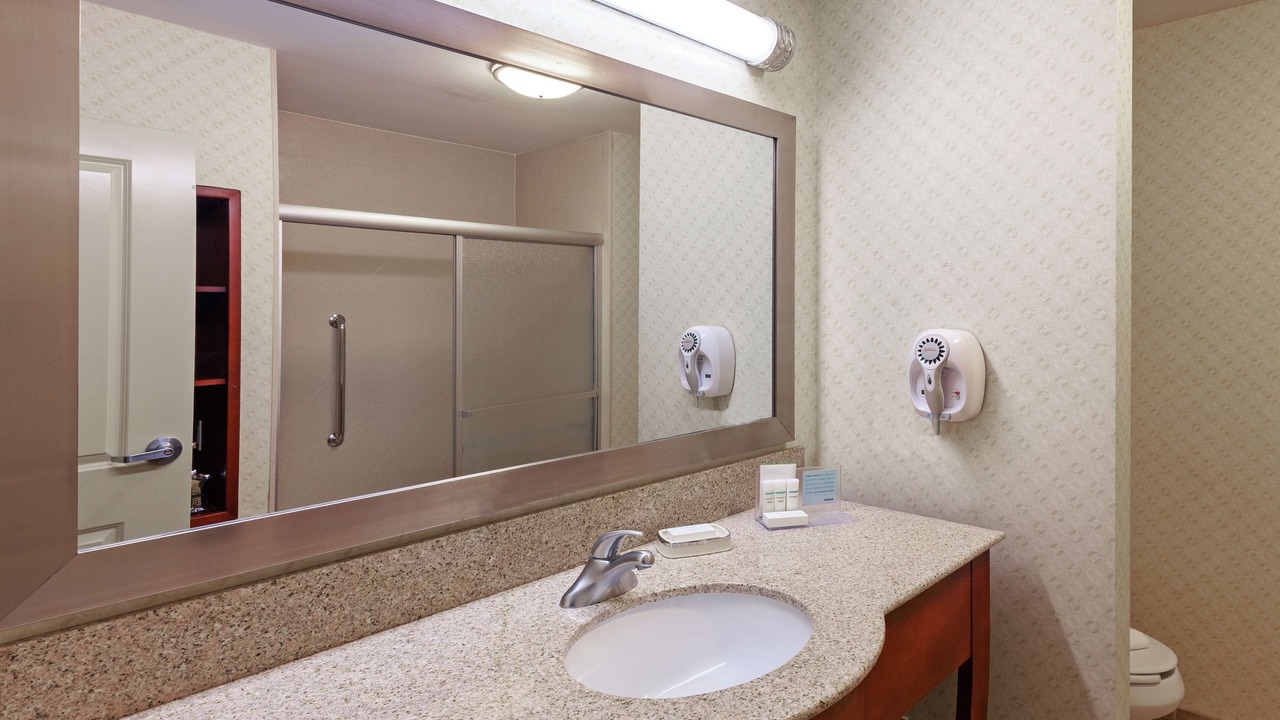 Photo of Bathroom in Borderland