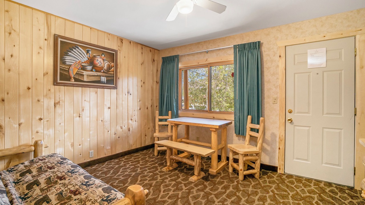 Photo of Livingroom in Grand Lake