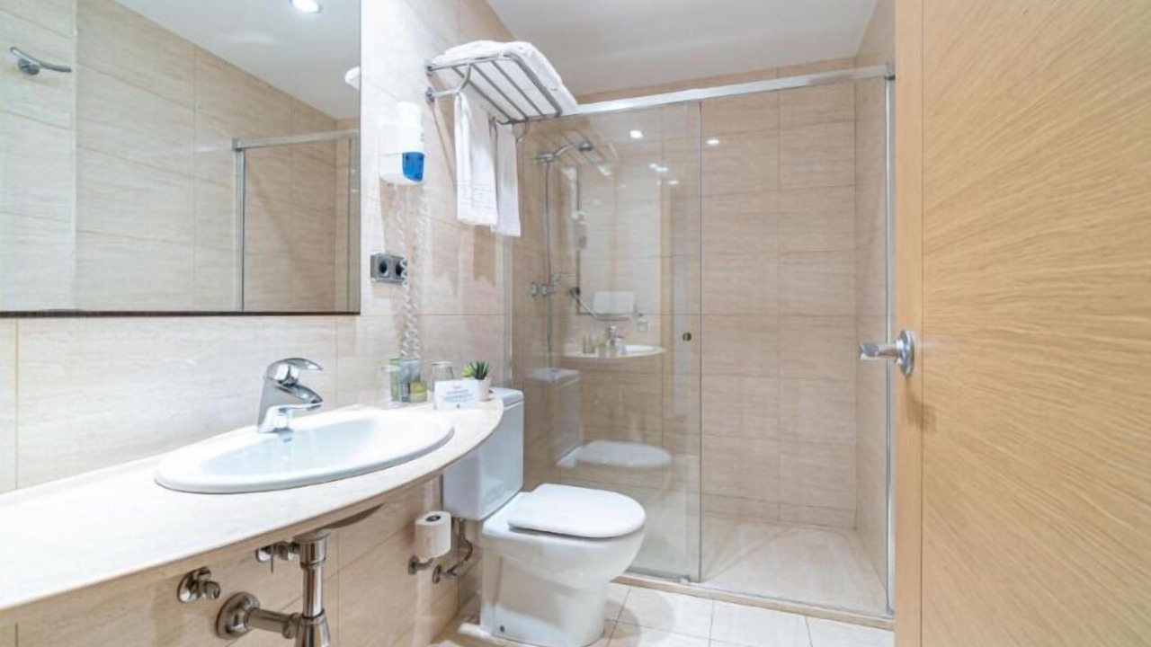 Photo of Bathroom in Figueres