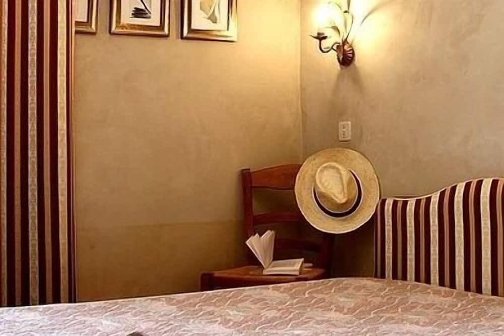 Photo of Bedroom in Saint-Vallier-de-Thiey