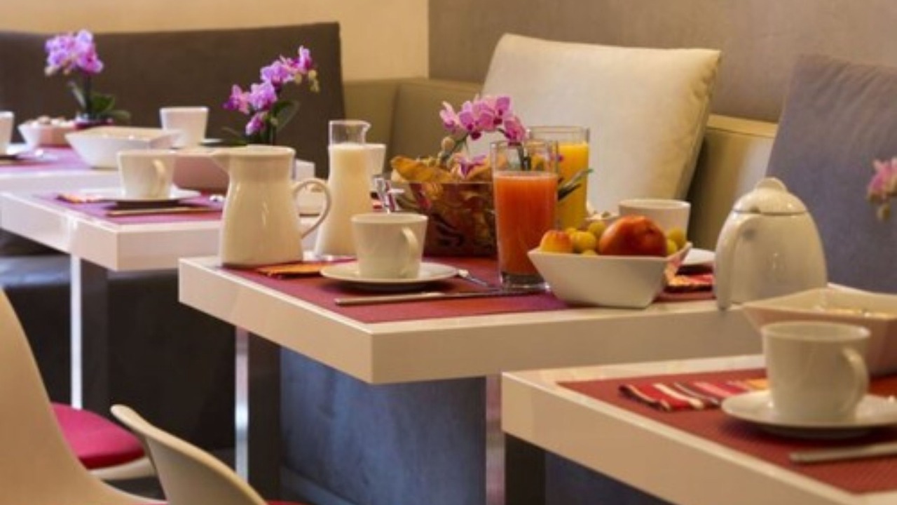 Photo of Others in Les Arceaux