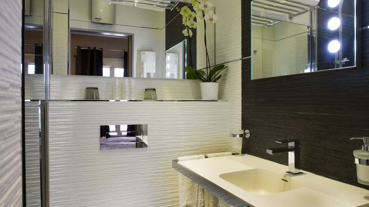 Photo of Bathroom in Les Arceaux