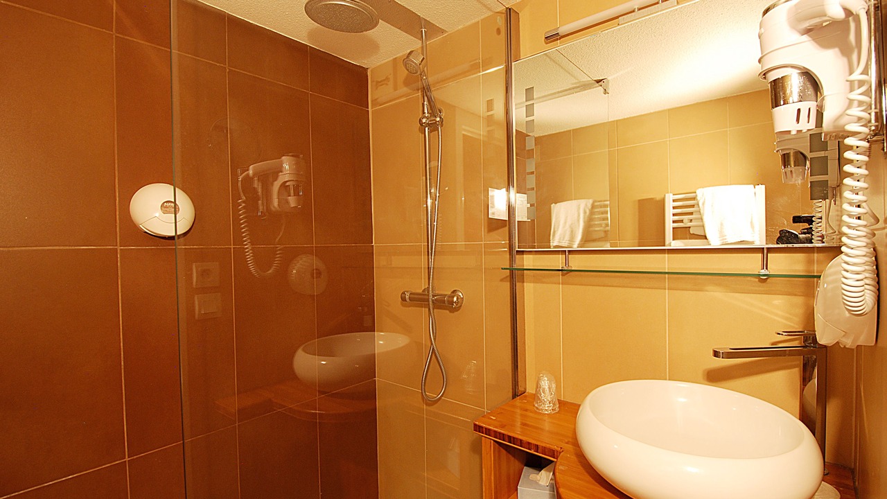 Photo of Bathroom in Font-Romeu-Odeillo-Via