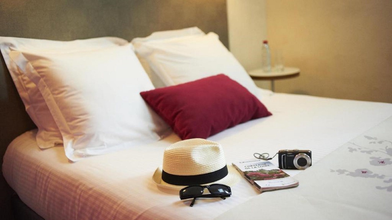 Photo of Bedroom in Saint-Lambert-des-Levees