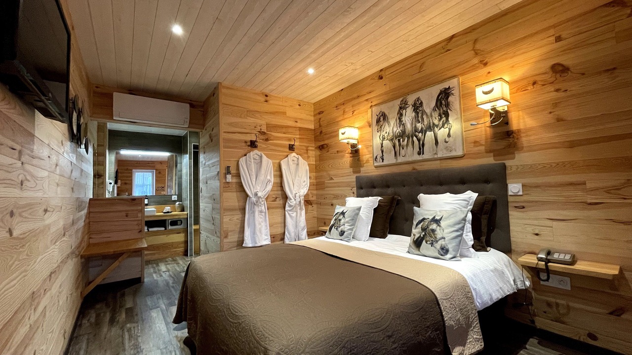 Photo of Bedroom in Roullet-Saint-Estephe