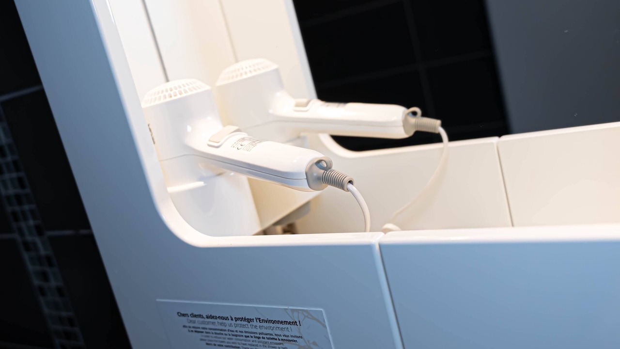 Photo of Others in Lux