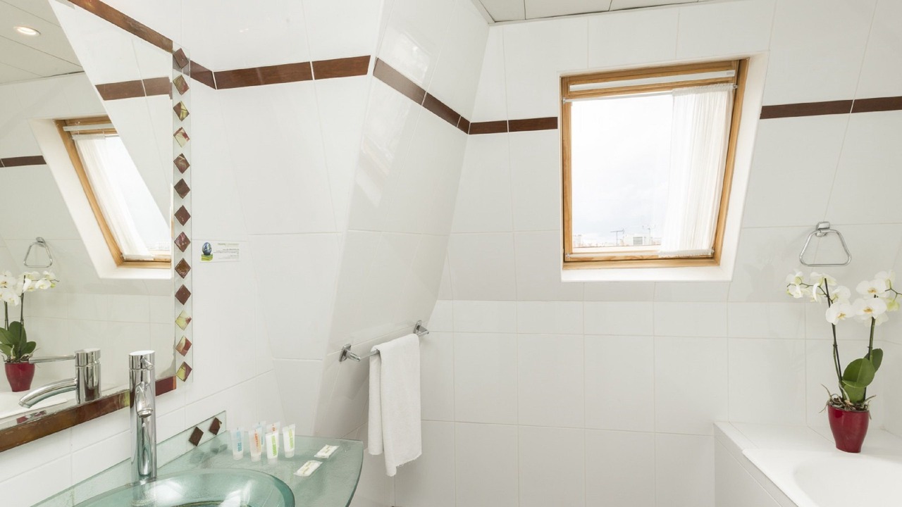 Photo of Bedroom in Quinze-Vingts