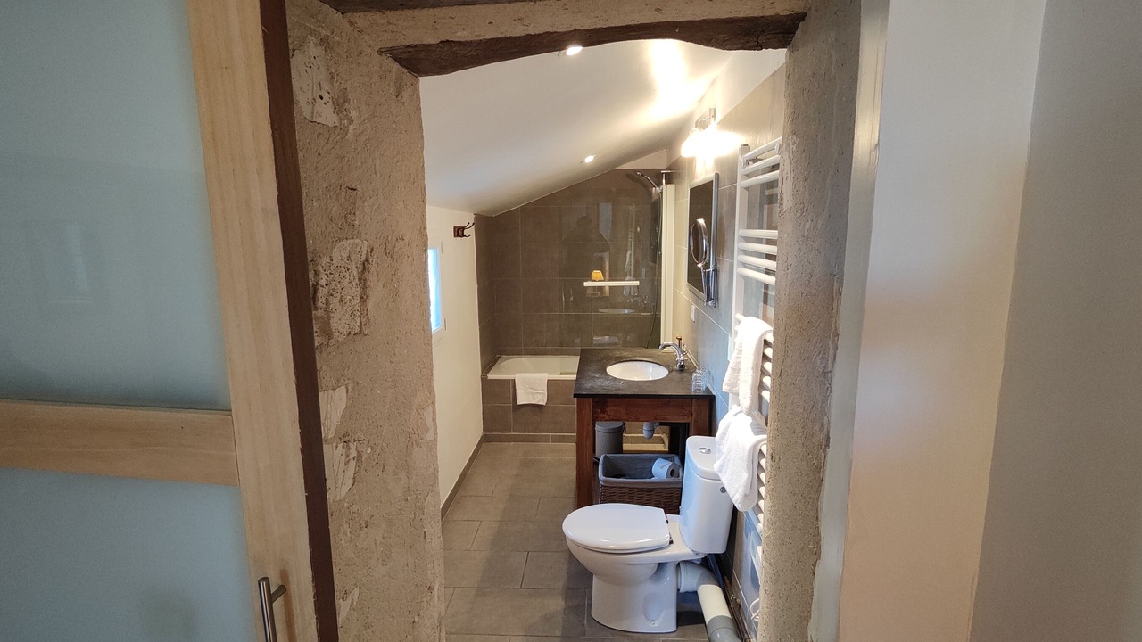 Photo of Bathroom in Chamant