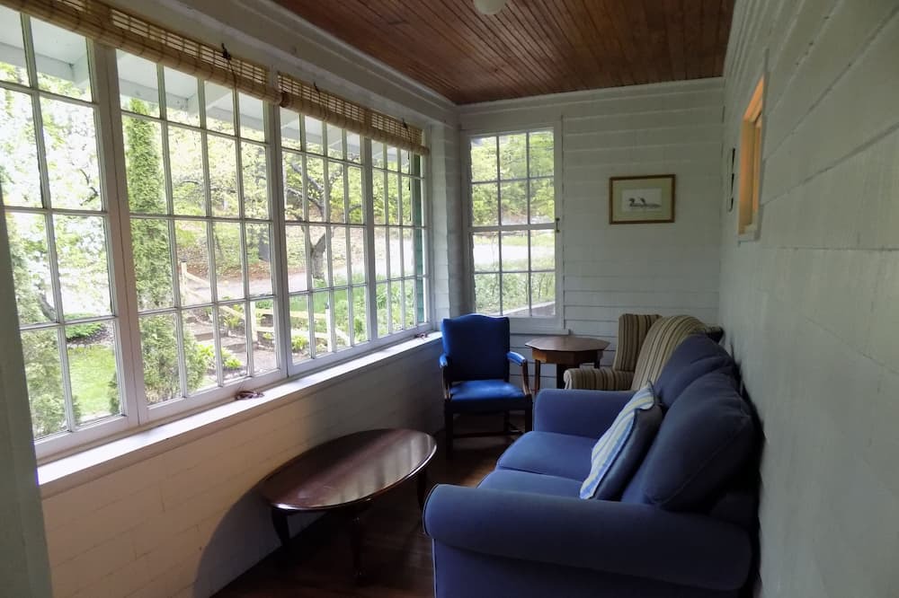 Photo of Livingroom in North Woodstock