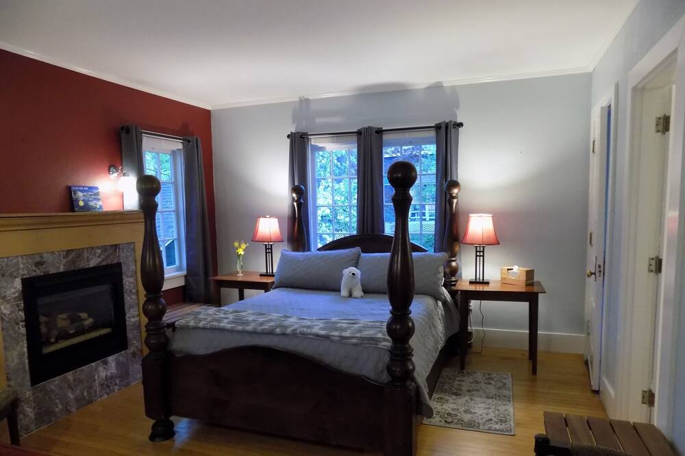 Photo of Bedroom in North Woodstock