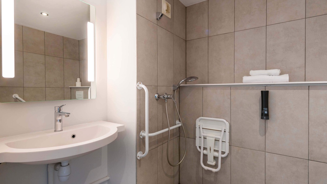 Photo of Bathroom in Cholet