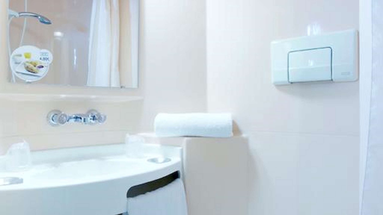 Photo of Others in Valence