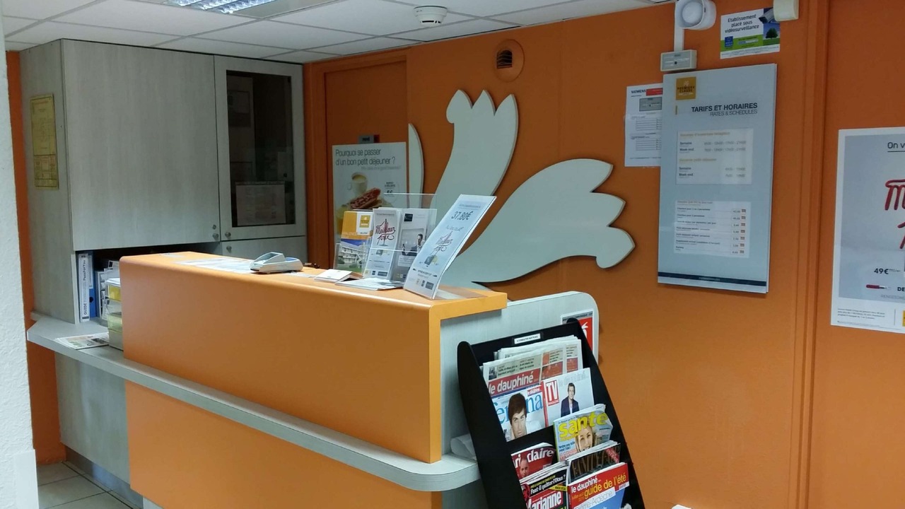 Photo of Others in Valence