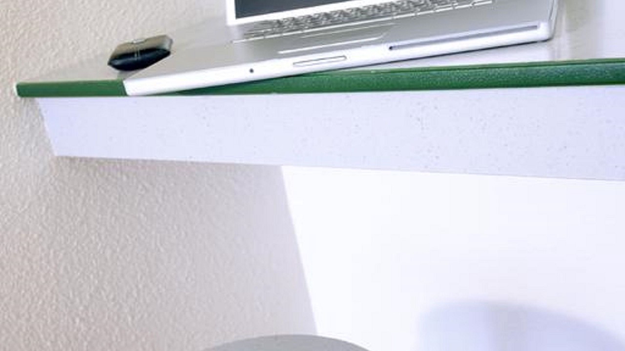 Photo of Others in Valence