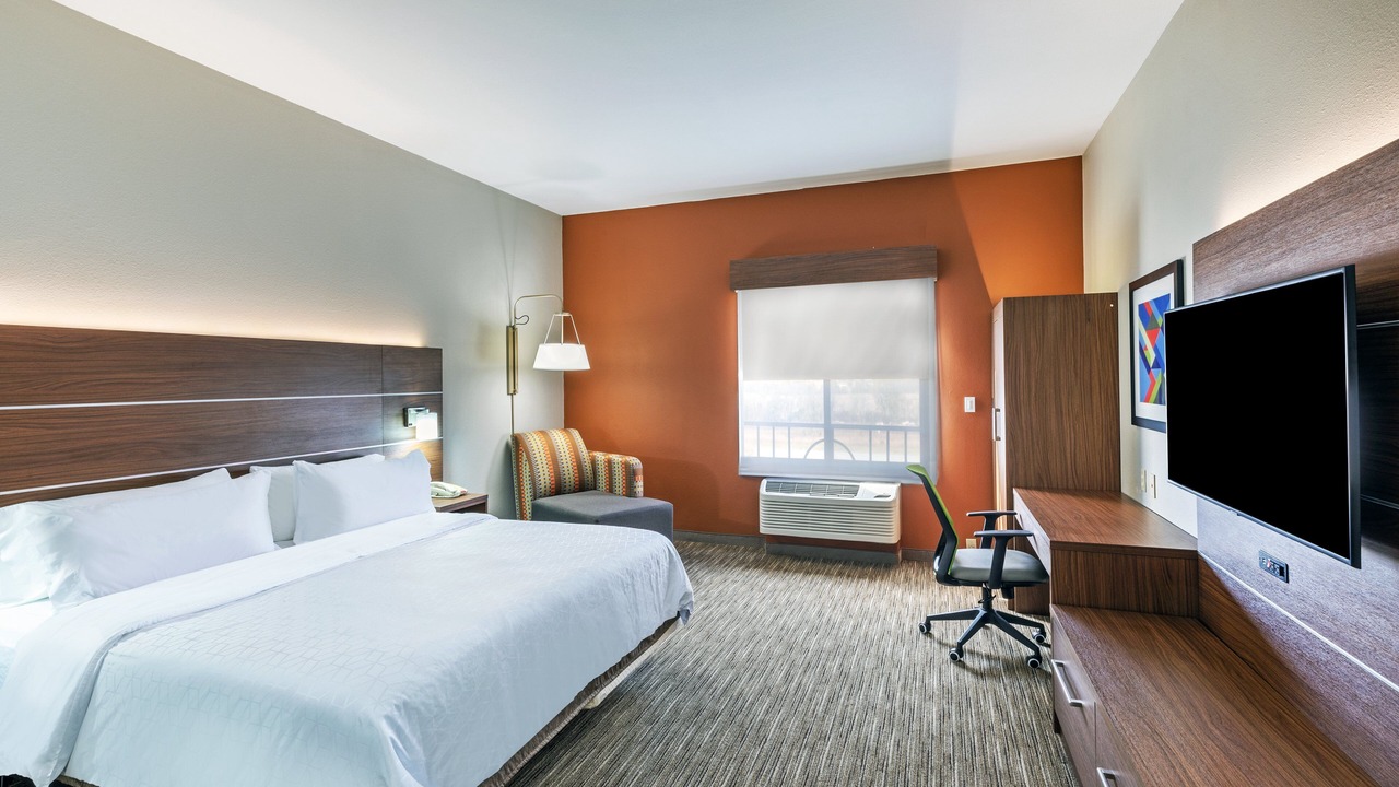 Photo of Bedroom in Pryor