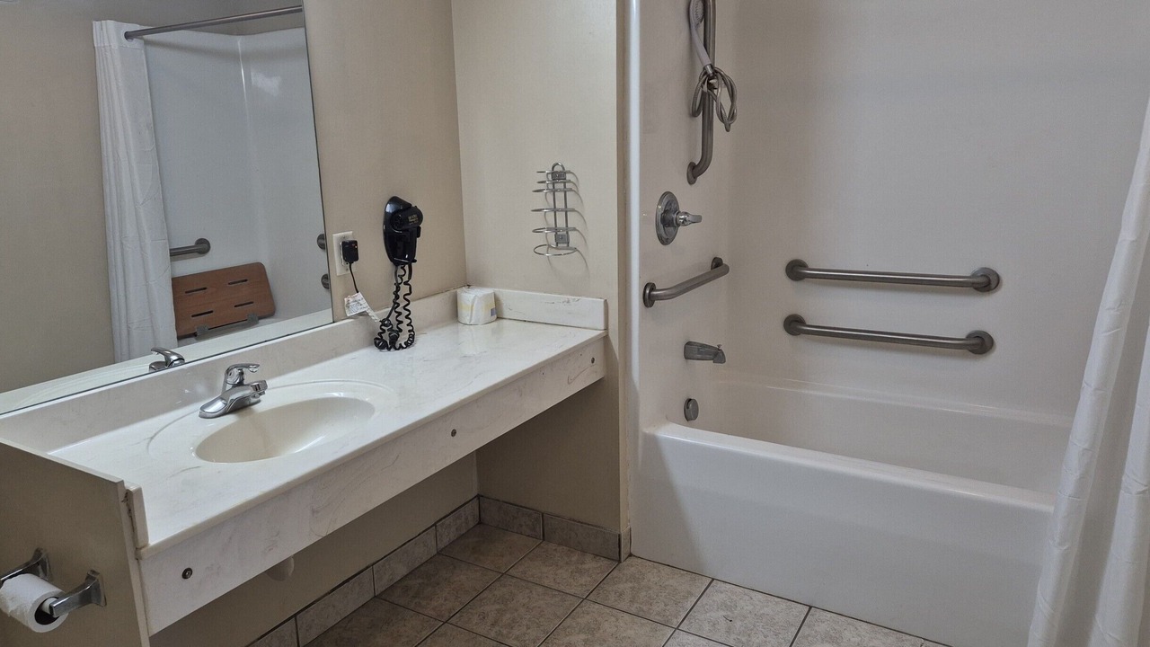 Photo of Bathroom in Chickamauga