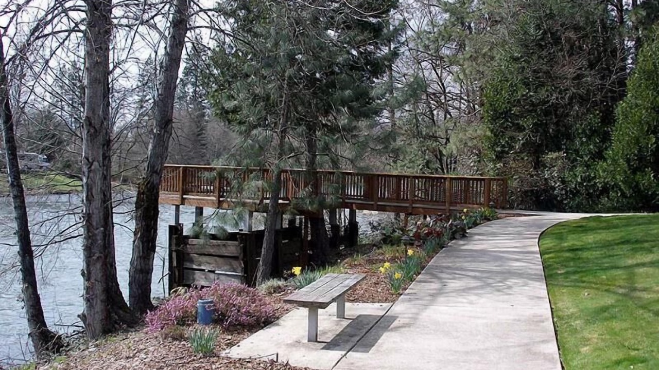 Photo of Outdoor in Shady Cove