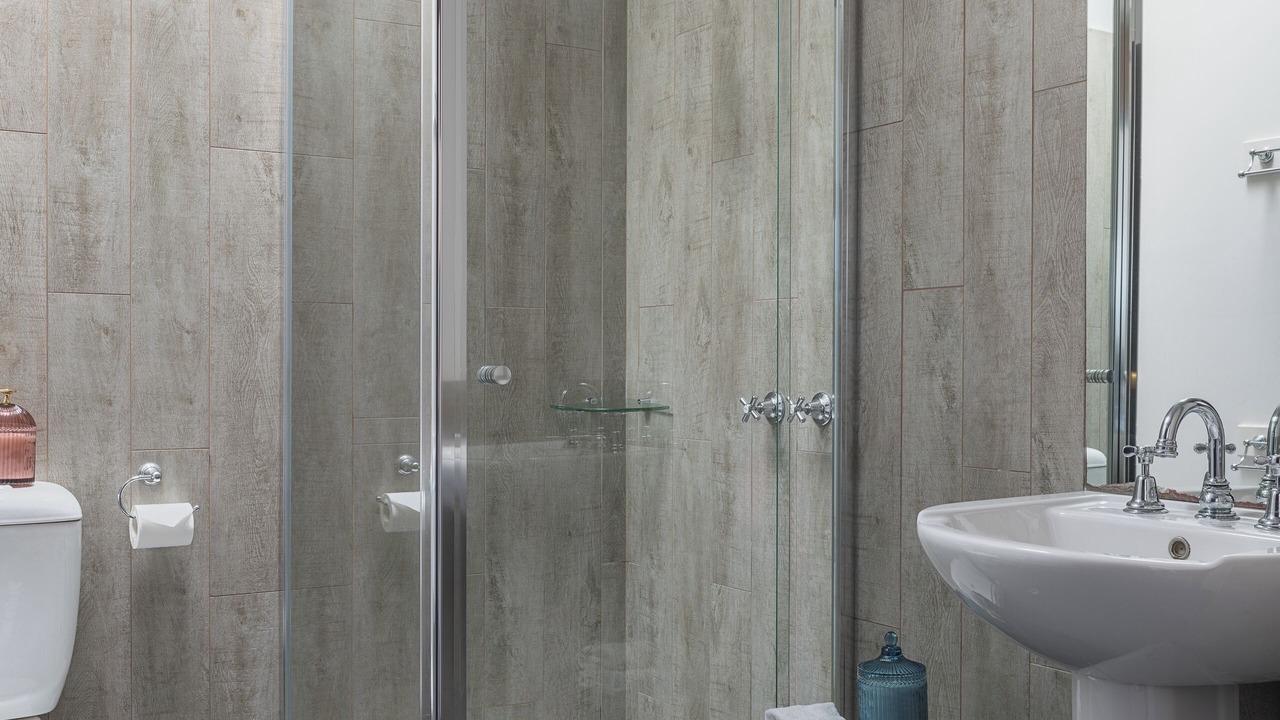 Photo of Bathroom in Golden Point