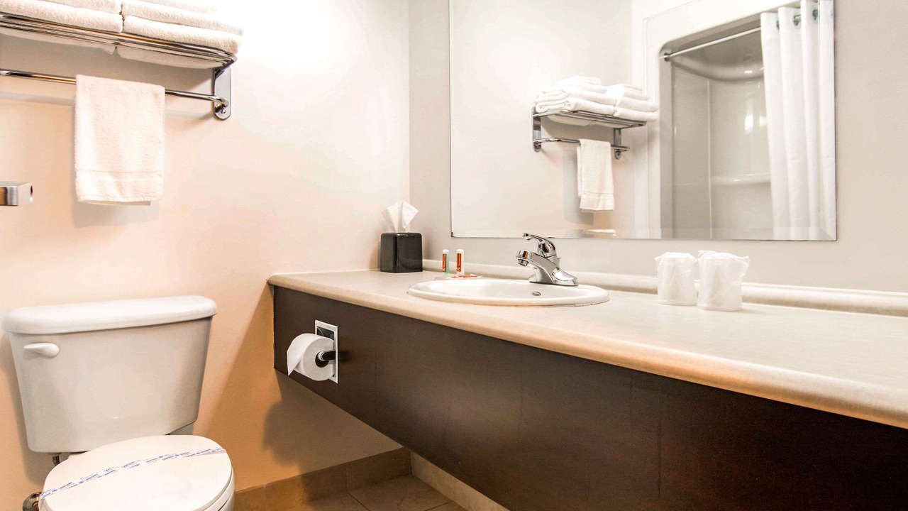 Photo of Bathroom in Saint-Apollinaire