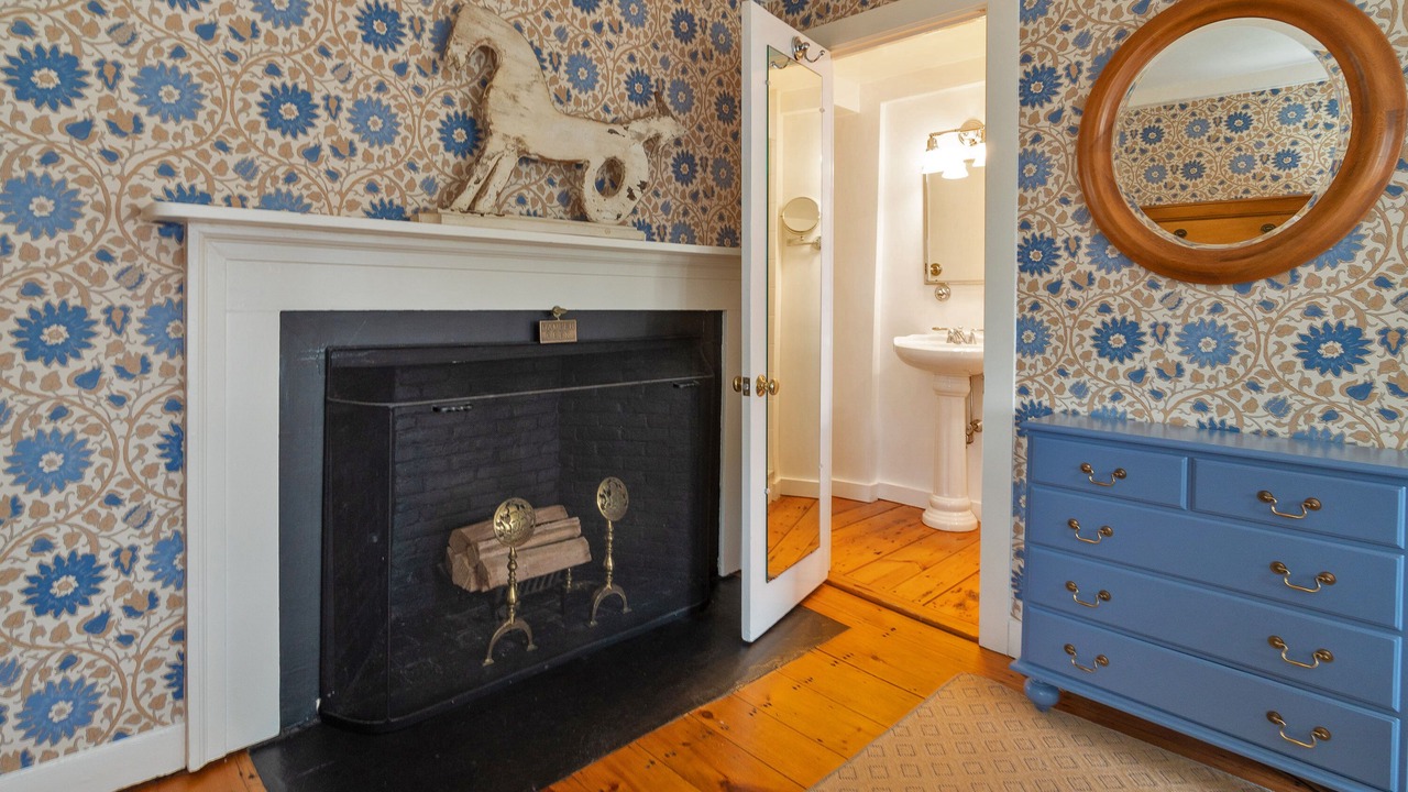 Photo of Others in Nantucket Town