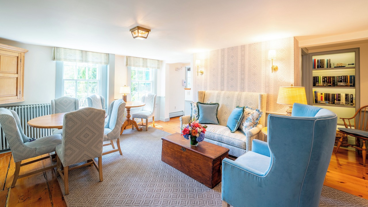 Photo of Others in Nantucket Town