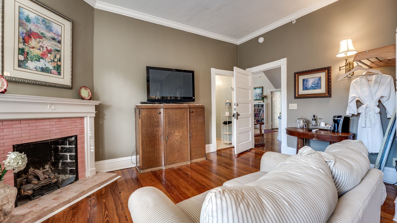 Photo of Bedroom in Five Points