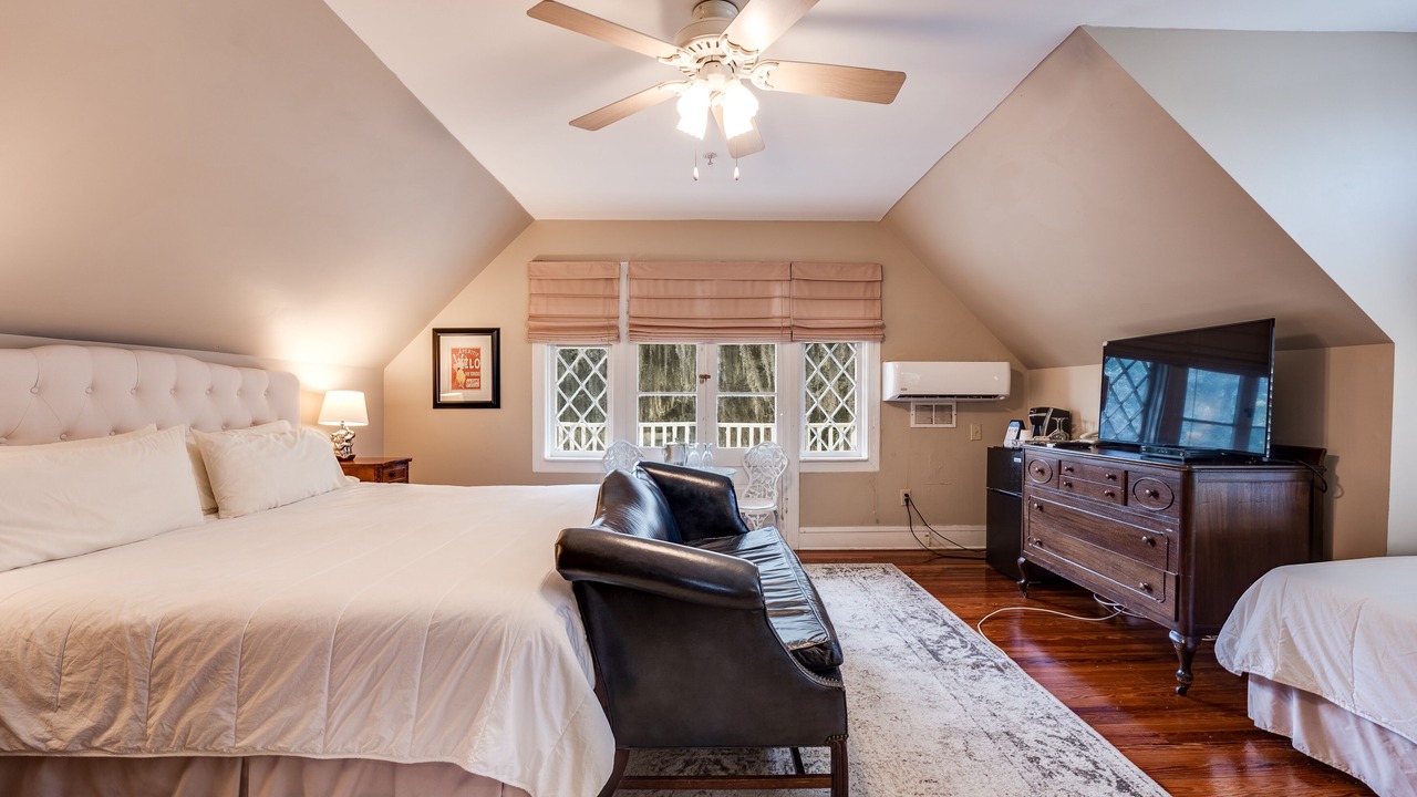 Photo of Bedroom in Five Points
