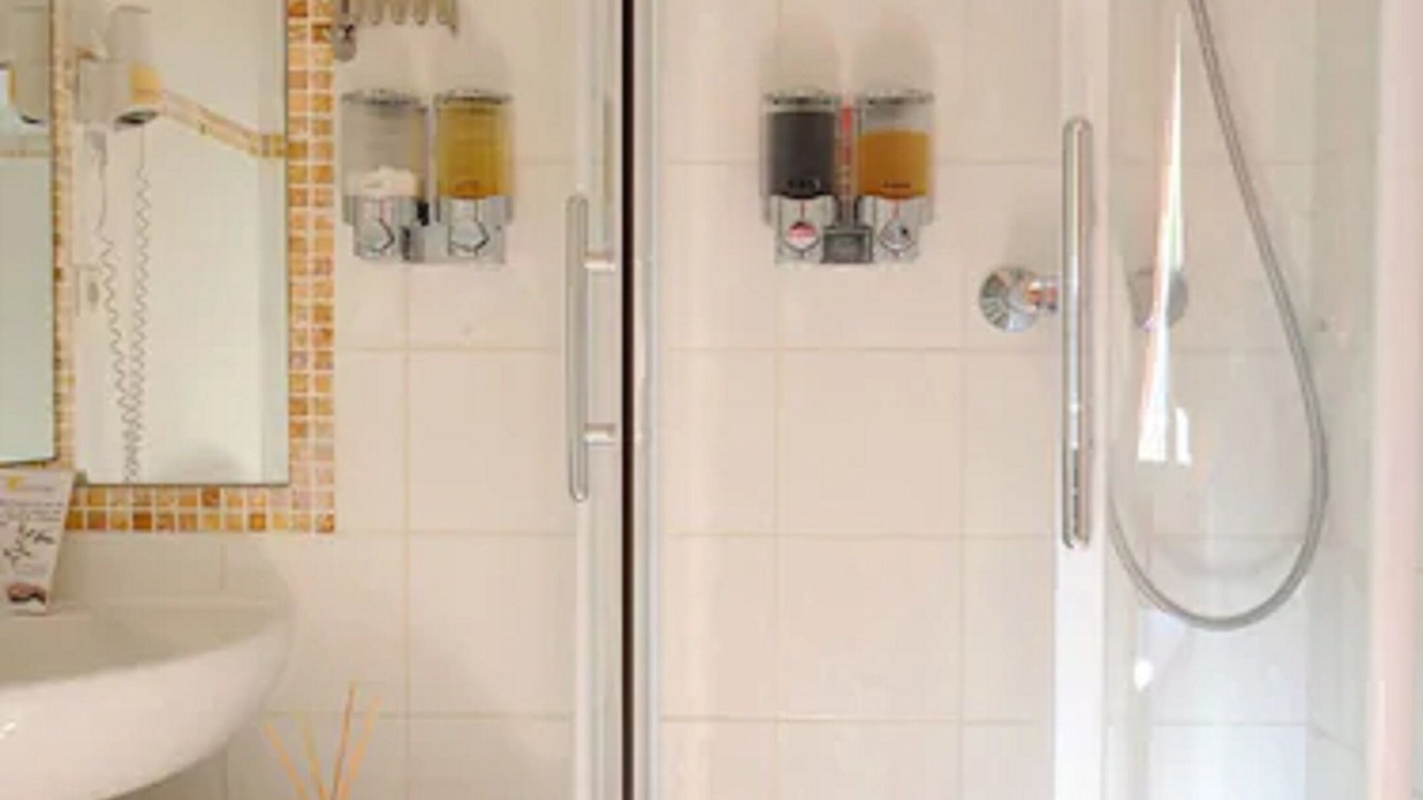 Photo of Bathroom in Arles City Centre