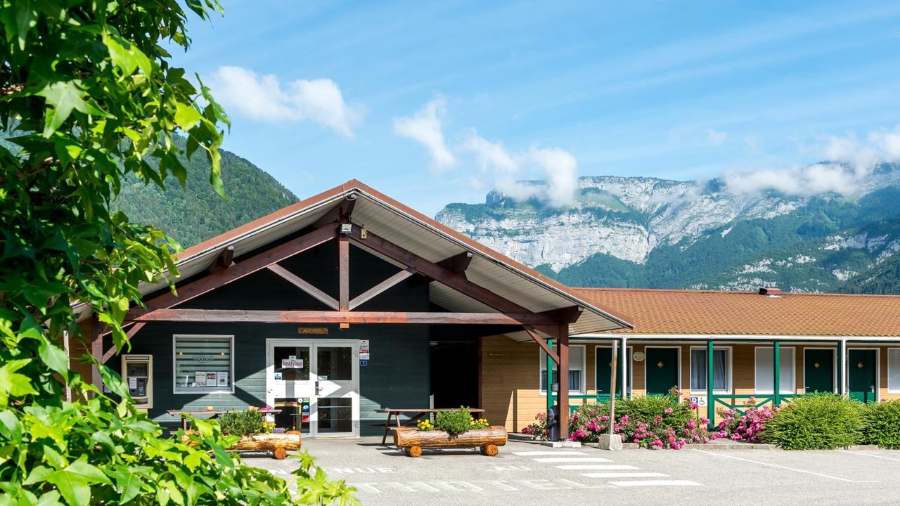 Photo of Buildings in Thones