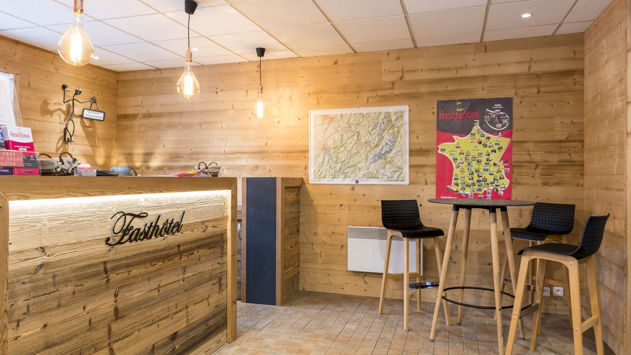 Photo of Others in Thones