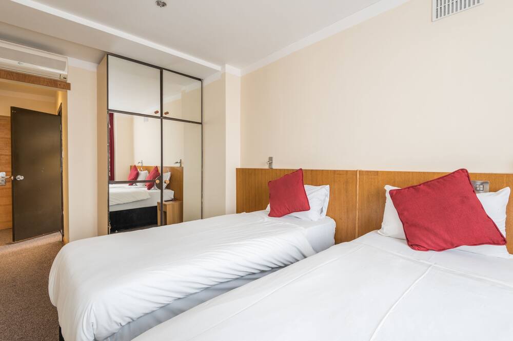 Photo of Others in Faraday