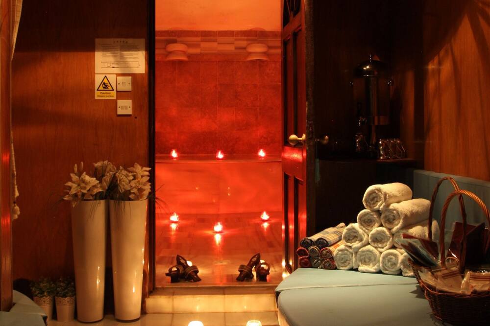 Photo of Others in Faraday