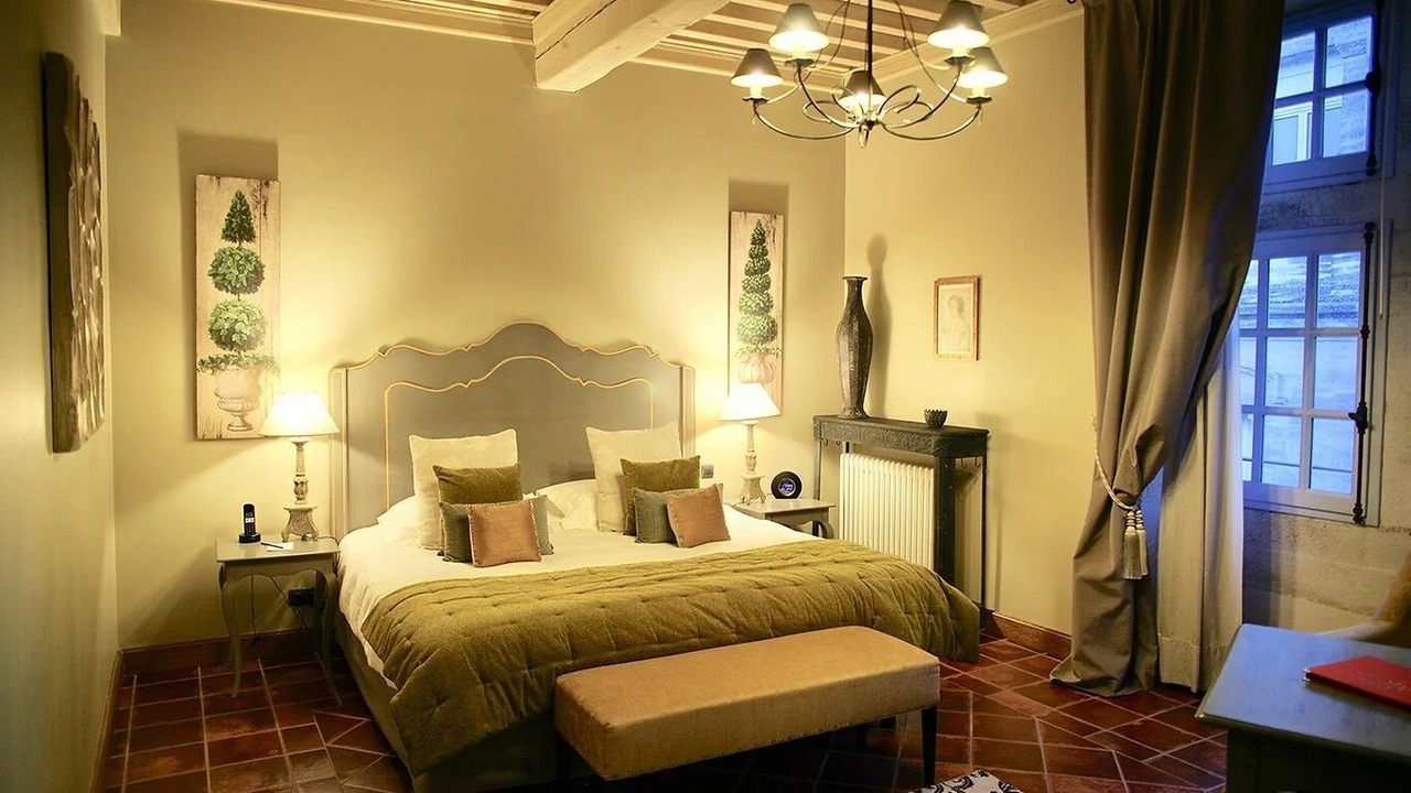 Photo of Bedroom in Aigues-Mortes Medieval City