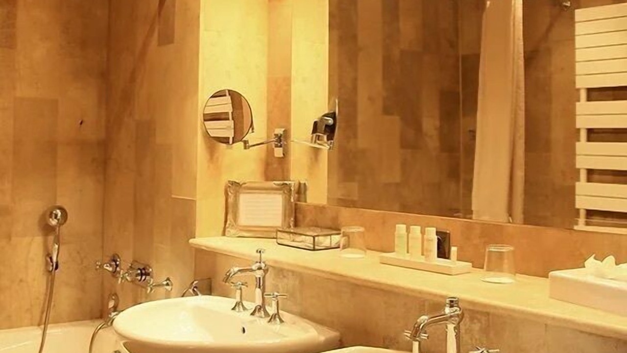 Photo of Bathroom in Aigues-Mortes Medieval City